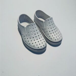 Native Kids Miles Slip-On Sneakers Size 12